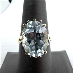 10K 417 Yellow Gold 3.6G Large Aquamarine Ring Size: 7.5!